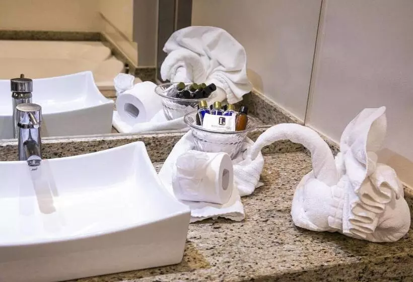 호텔 Lang Palace Fica No Centro Da Cidade