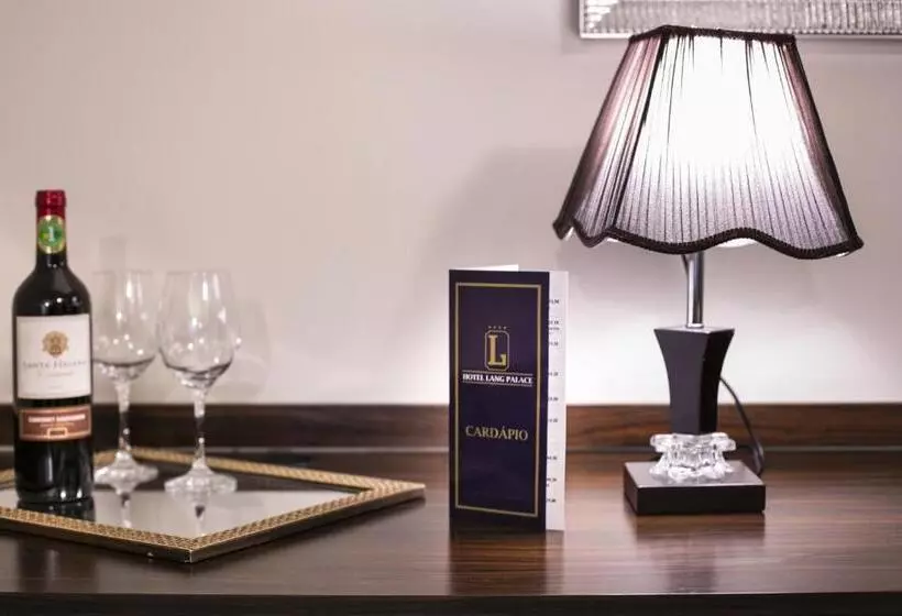 호텔 Lang Palace Fica No Centro Da Cidade