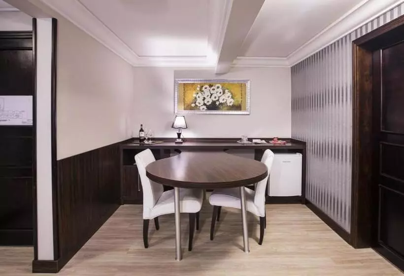 호텔 Lang Palace Fica No Centro Da Cidade