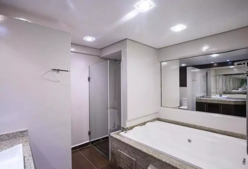 호텔 Lang Palace Fica No Centro Da Cidade