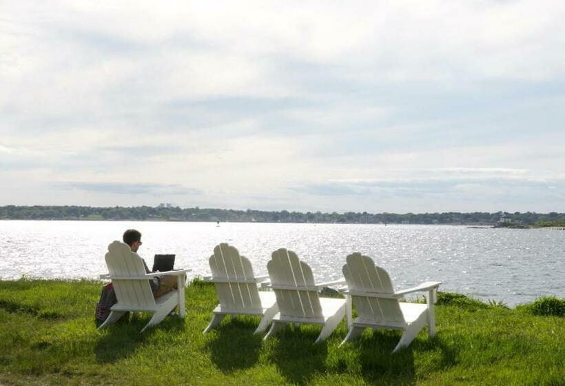 ホテル Newport Harbor Island Resort