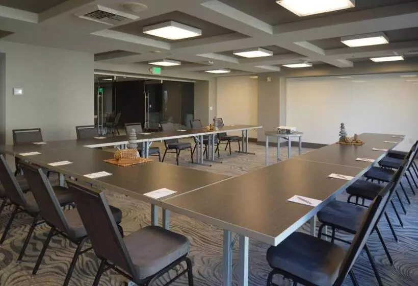 Renaissance Reno Downtown Hotel & Spa