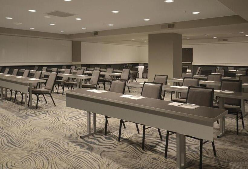 Renaissance Reno Downtown Hotel & Spa