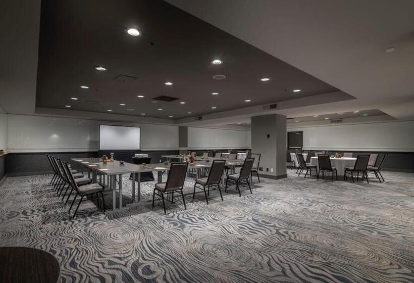 Renaissance Reno Downtown Hotel & Spa