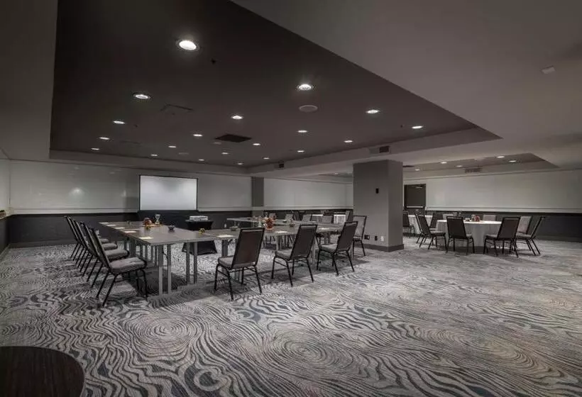 Renaissance Reno Downtown Hotel & Spa