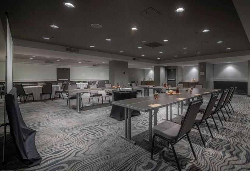 Renaissance Reno Downtown Hotel & Spa