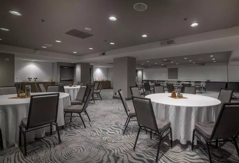 Renaissance Reno Downtown Hotel & Spa