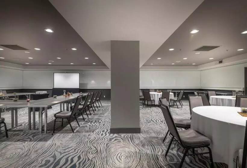 Renaissance Reno Downtown Hotel & Spa