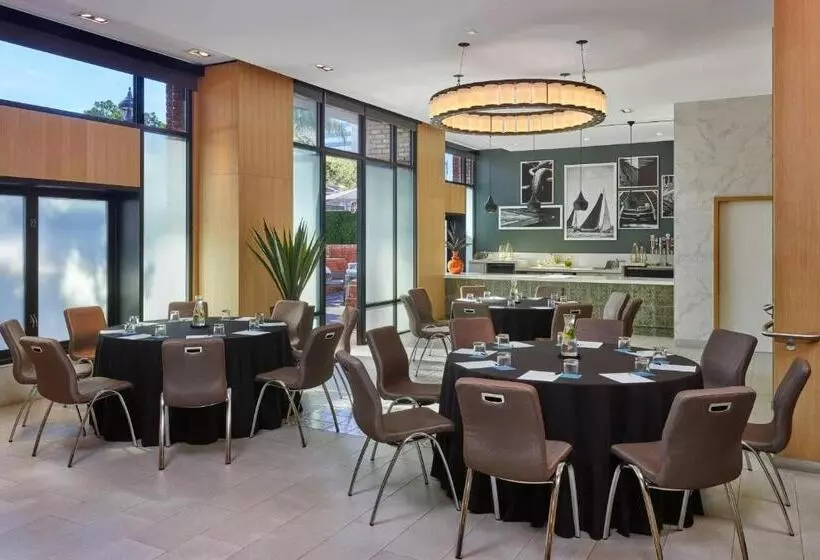 هتل Republic San Diego, Autograph Collection