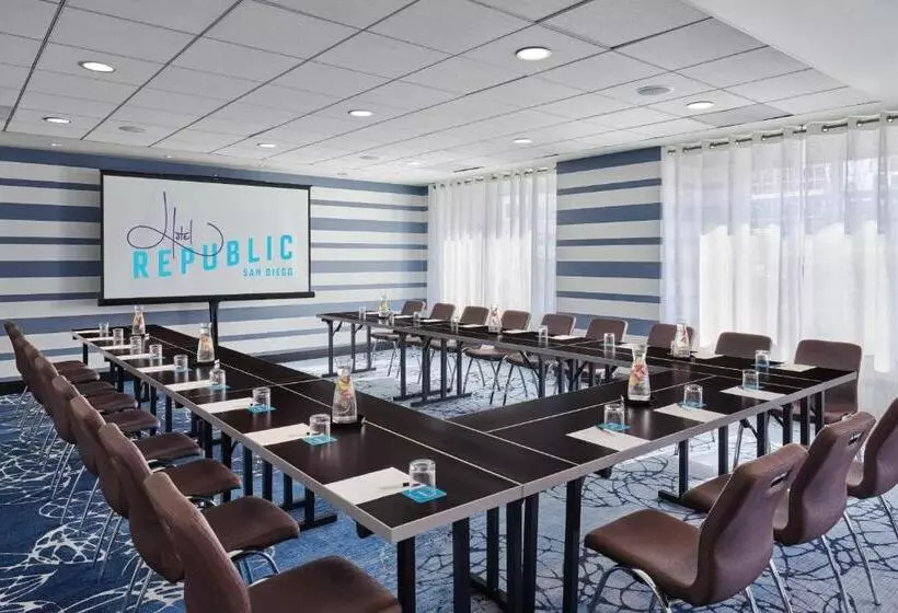 هتل Republic San Diego, Autograph Collection