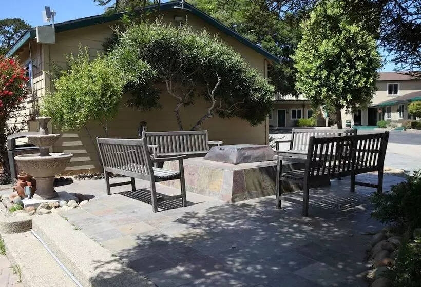 ホテル Sea Breeze Inn  Pacific Grove