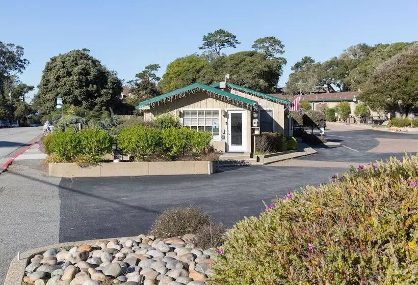 ホテル Sea Breeze Inn  Pacific Grove
