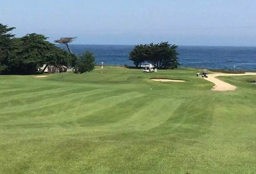 ホテル Sea Breeze Inn  Pacific Grove