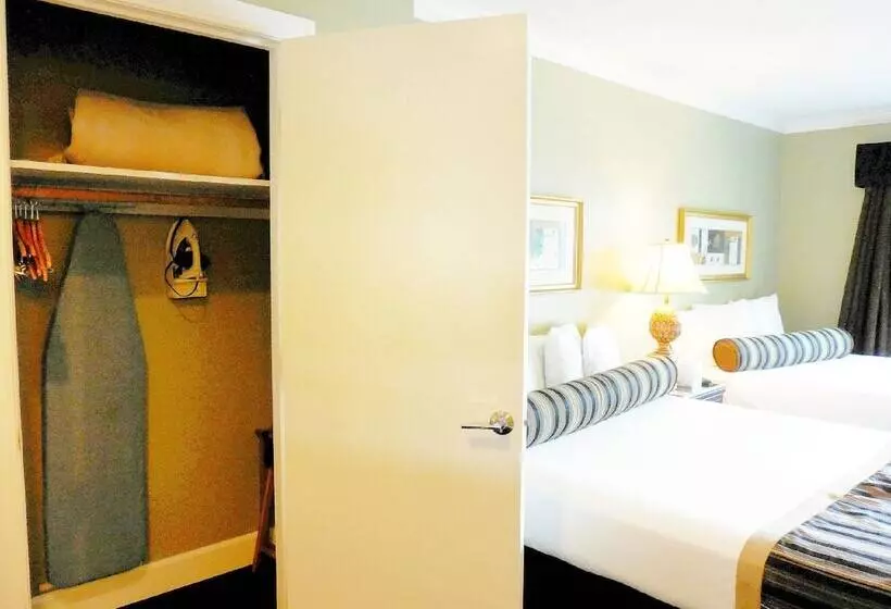 ホテル Sea Breeze Inn  Pacific Grove