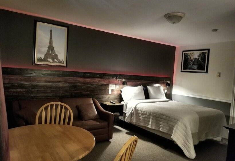 هتل Silverwood Inn & Suites