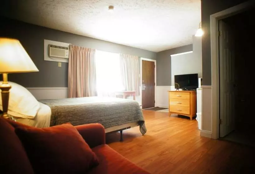 בית מלון כפרי Silverwood Inn & Suites