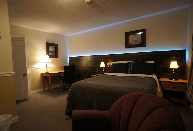 هتل Silverwood Inn & Suites