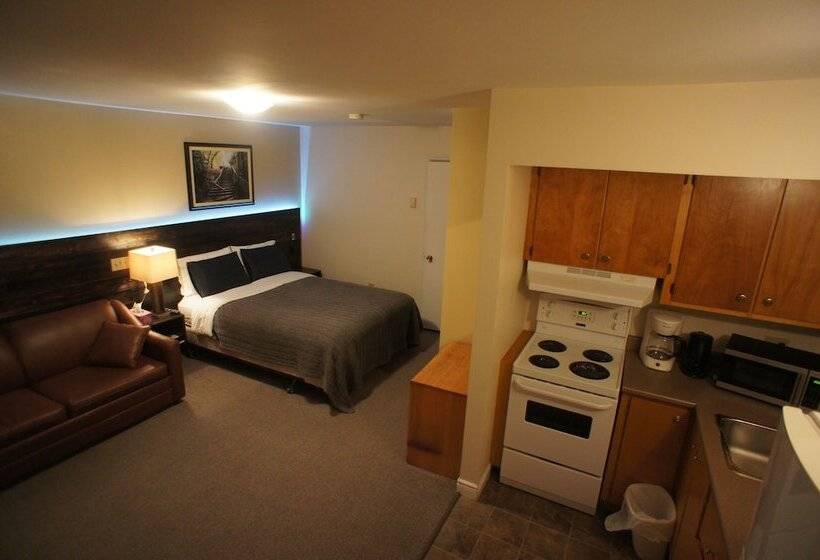 هتل Silverwood Inn & Suites