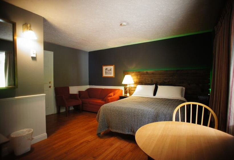 هتل Silverwood Inn & Suites