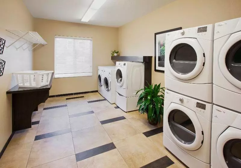 ホテル Sonesta Simply Suites Orange County Airport