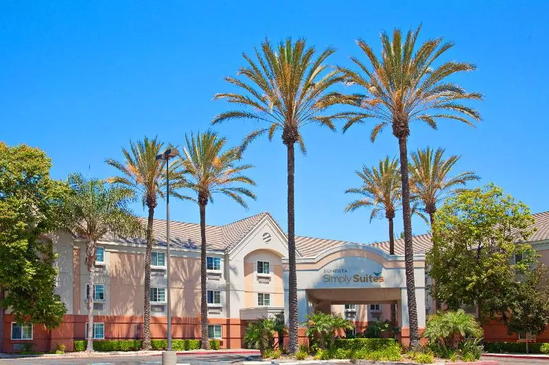 ホテル Sonesta Simply Suites Orange County Airport