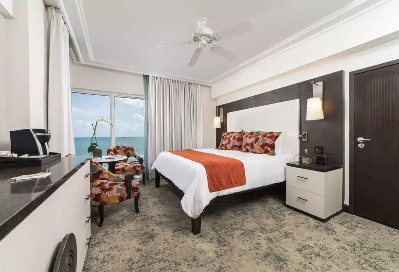 The Palms Hotel & Spa