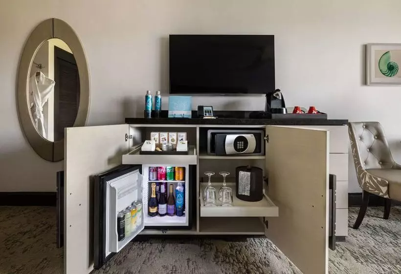 The Palms Hotel & Spa