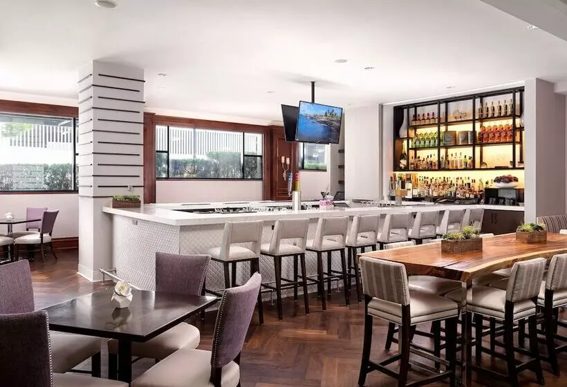 בית מלון כפרי Victoria Marriott Inner Harbour