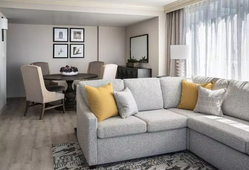 בית מלון כפרי Victoria Marriott Inner Harbour