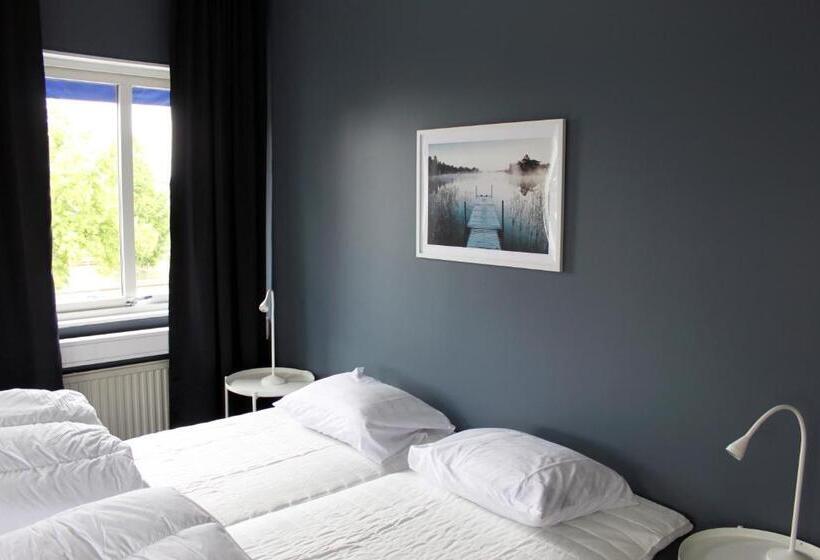 De La Gardie Park Vandrarhem Hostel