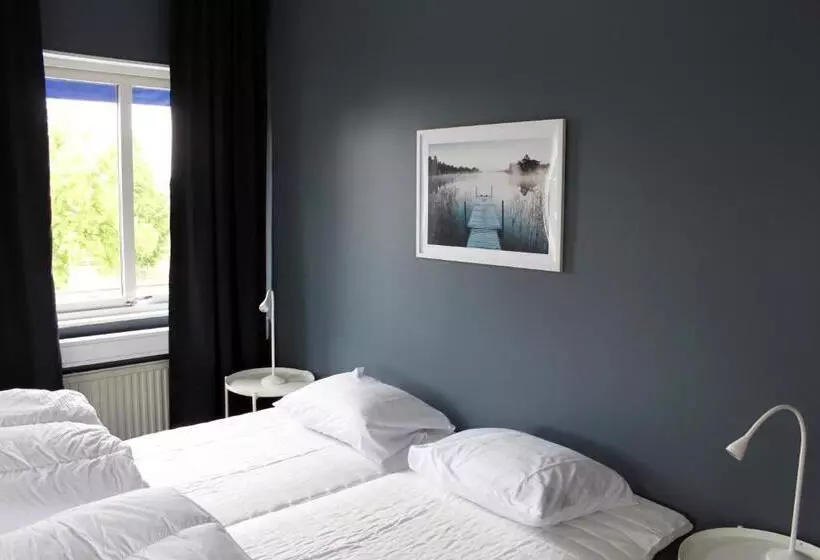 De La Gardie Park Vandrarhem Hostel