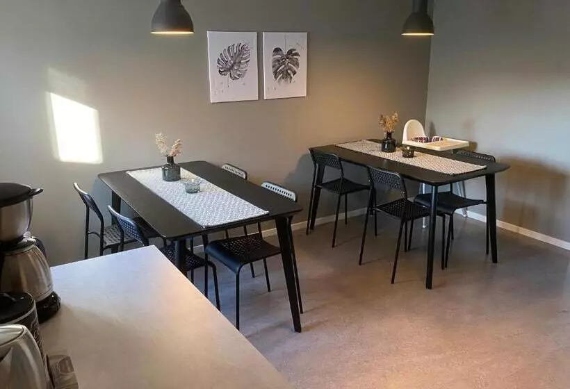 De La Gardie Park Vandrarhem Hostel