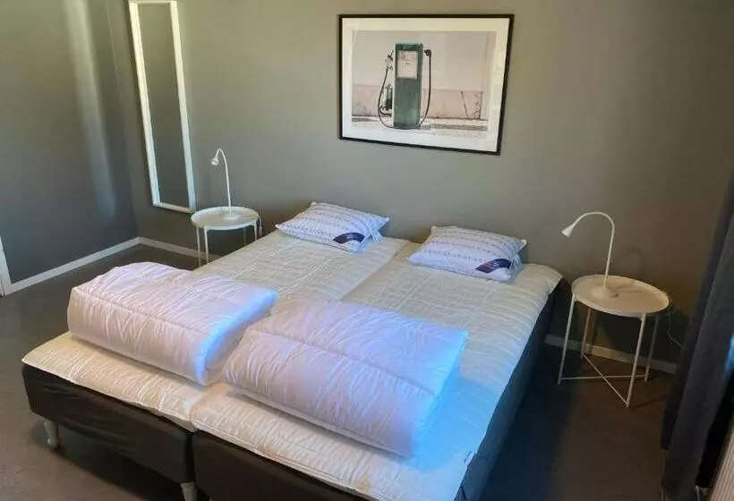 De La Gardie Park Vandrarhem Hostel