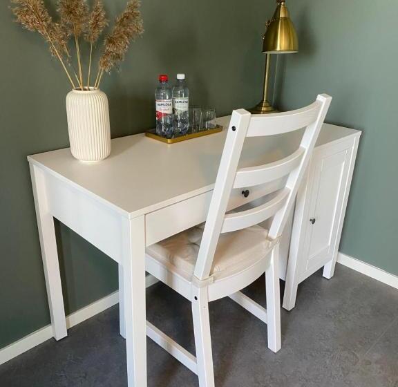 De La Gardie Park Vandrarhem Hostel