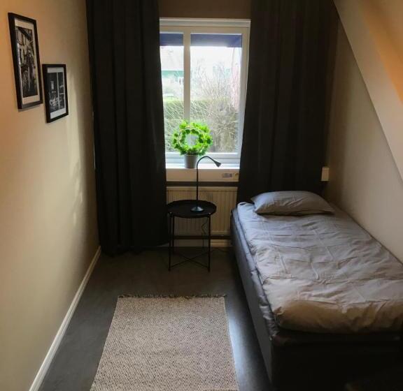 De La Gardie Park Vandrarhem Hostel