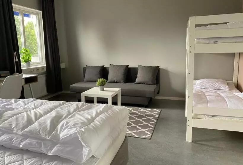 De La Gardie Park Vandrarhem Hostel