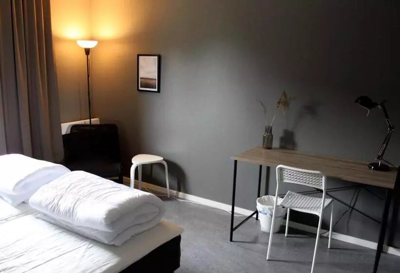 De La Gardie Park Vandrarhem Hostel