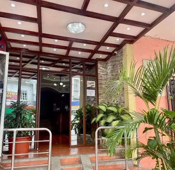 Hotelli House Center