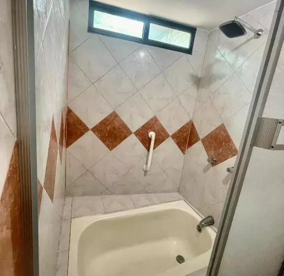 Hotelli House Center