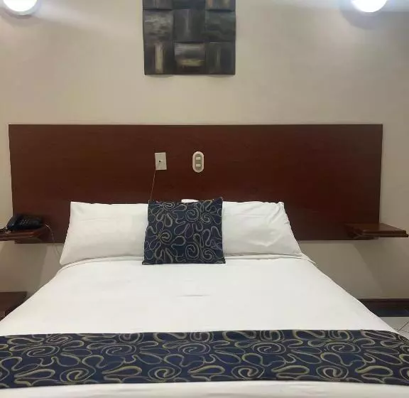 Hotelli House Center