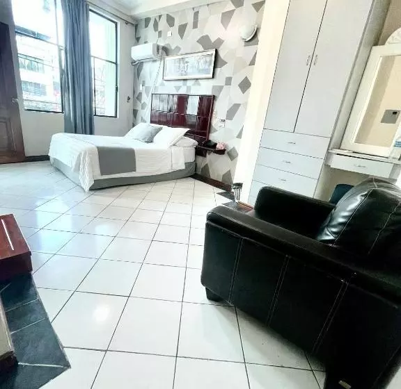 Hotelli House Center