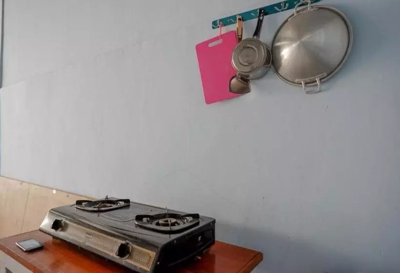 Hotelli Koolkost Female Syariah Near Udinus Semarang  Minimum Stay 6 Nights
