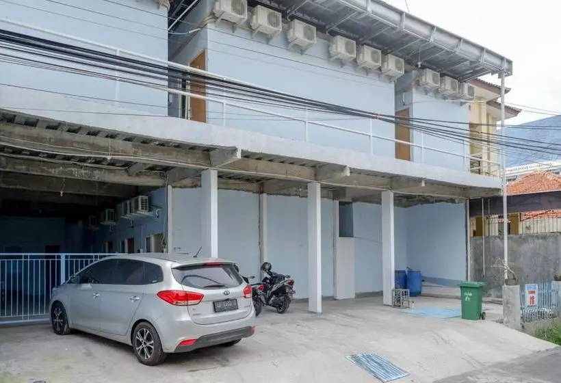 Hotelli Koolkost Female Syariah Near Udinus Semarang  Minimum Stay 6 Nights
