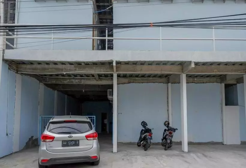 Hotelli Koolkost Female Syariah Near Udinus Semarang  Minimum Stay 6 Nights