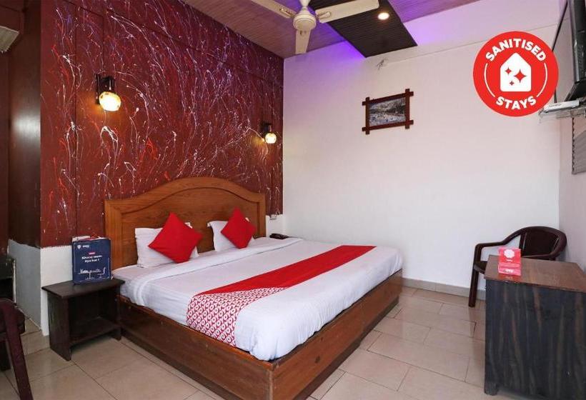 호텔 Oyo 73074 Rathore