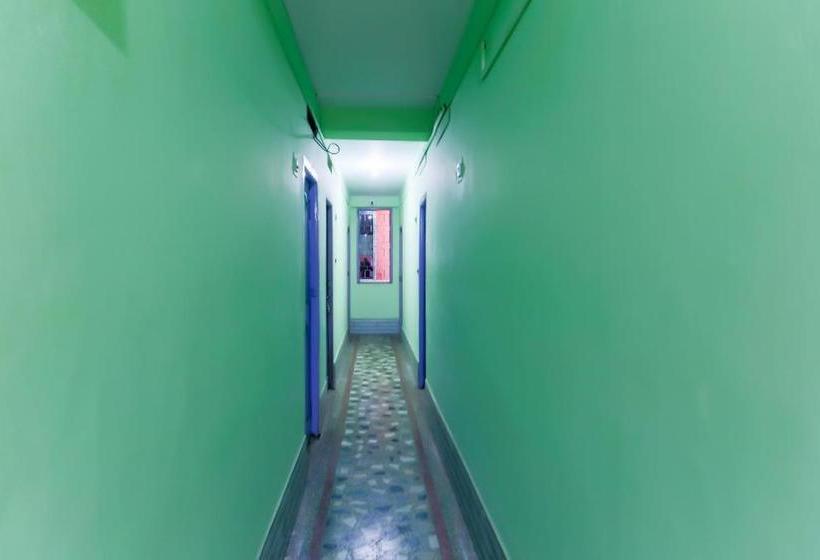 호텔 Oyo 73074 Rathore