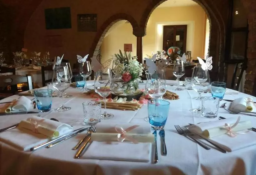ホテル Tre Colline In Langa