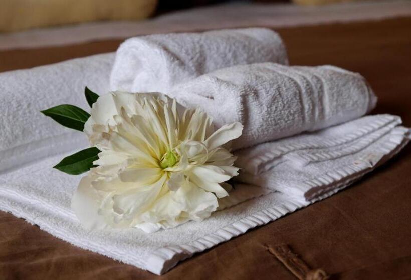 호텔 Tre Colline In Langa