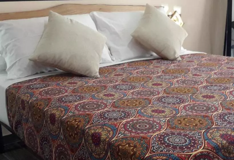 تختخواب و صبحانه Big Mama Jungle Rooms