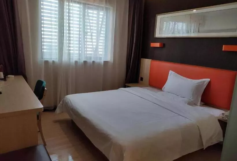 Hotelli 7days Premium Shenzhen Dalang Commercial Center Branch